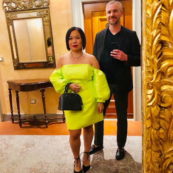 Meet your Posher, Cristina - Picture 2 of 5